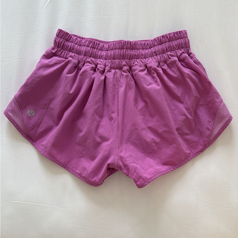 Lululemon Hotty Hot shorts 2.5”